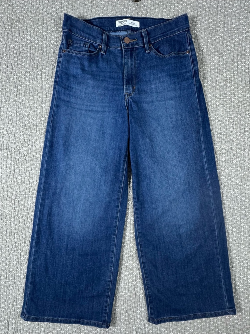 Signature by Levi Strauss Women's Wide-Leg Cropped Dark Blue Jeans